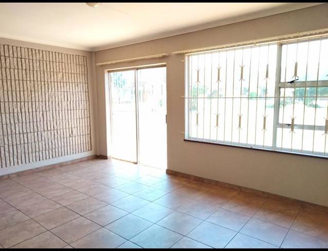 2 BEDROOM PROPERTY TO RENT IN HELDERKRUIN